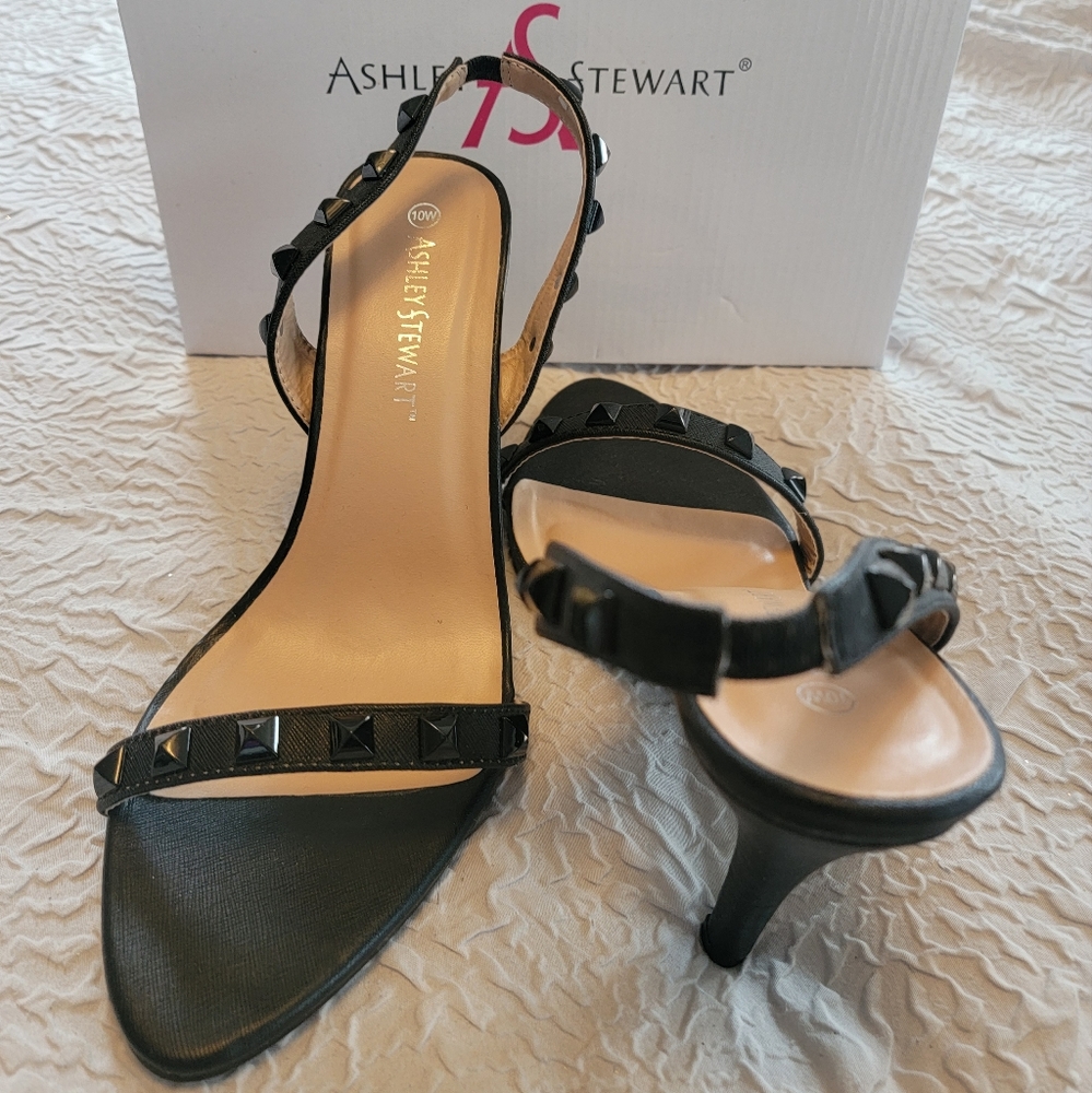 Black sling back heels NWT